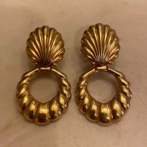 Gold earrings